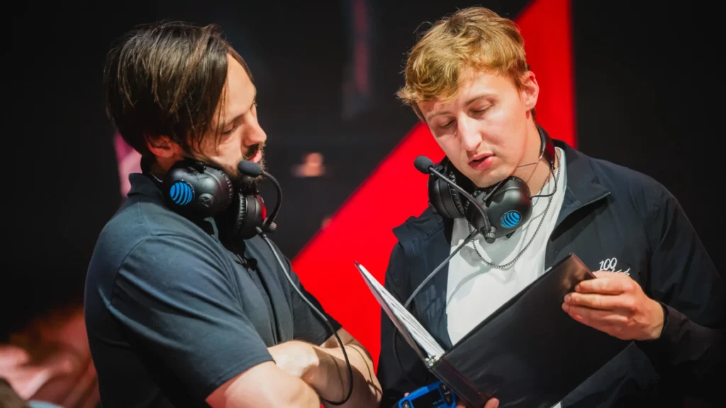 100 goldenglue and spookz on stage