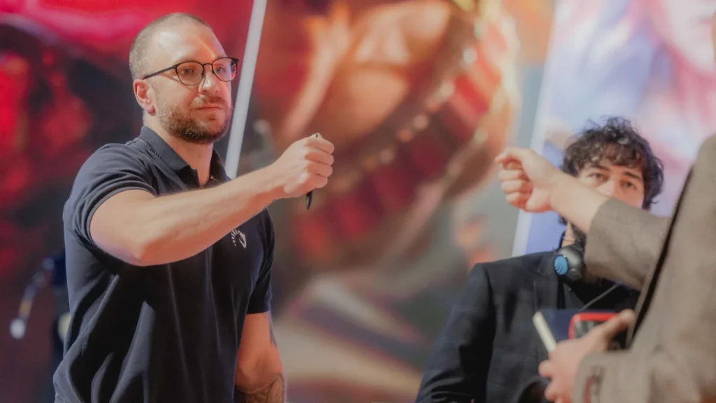 spawn tl fistbump
