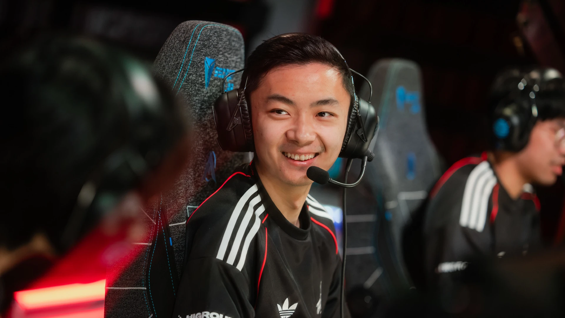 fbi lookin 100t webp