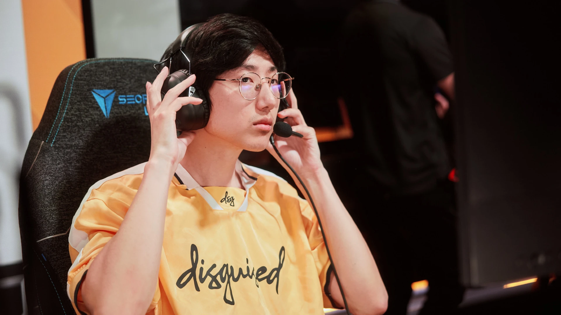 dsg darkwings headphones webp