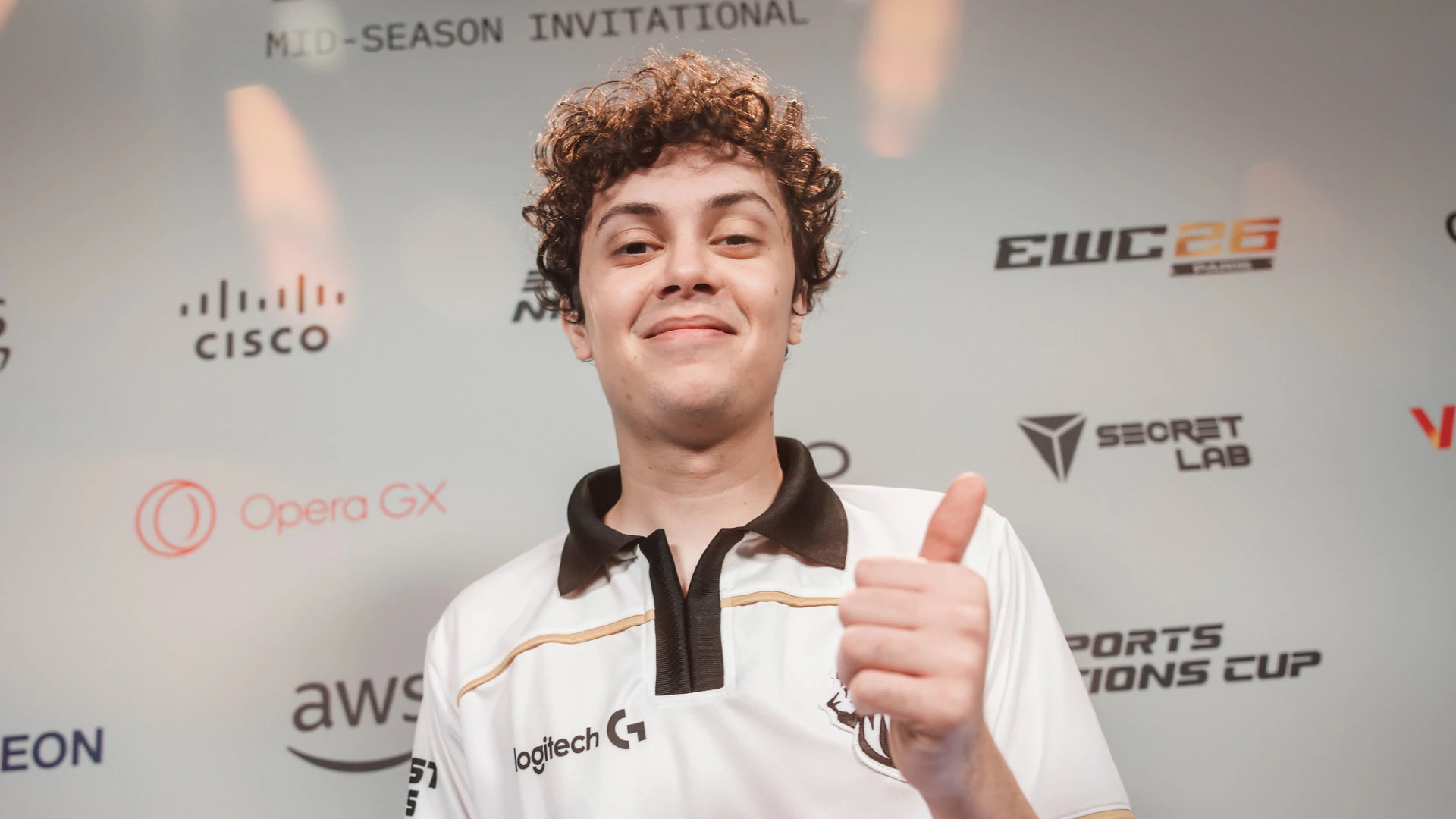 isles thumbsup msi webp